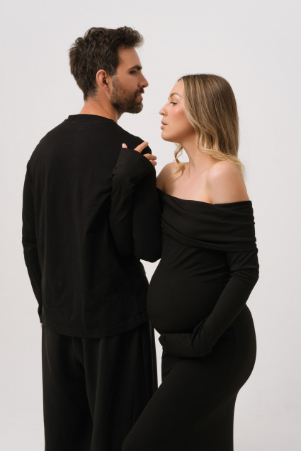 Заказать фотосессию для беременных в студии от компании Fashion Box в Челябинске
 – фото № 4