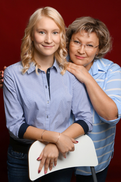 Заказать семейную фотосессию в студии с детьми сеть в Челябинске от фотостудии Fashion Box

 – фото № 18