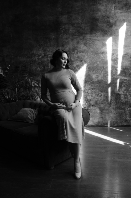 Заказать фотосессию для беременных в студии от компании Fashion Box в Челябинске
 – фото № 31
