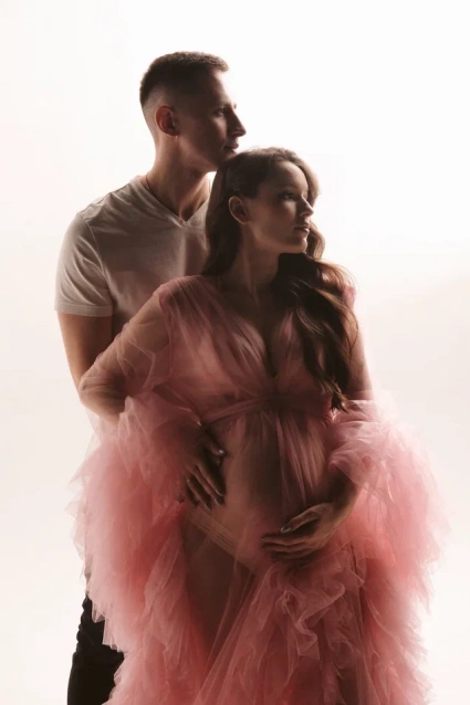 Заказать фотосессию для беременных в студии от компании Fashion Box в Челябинске
 – фото № 21