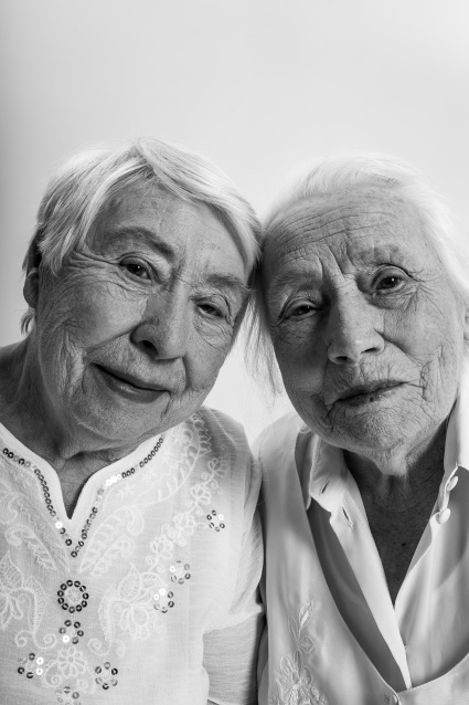 Заказать семейную фотосессию в студии с детьми сеть в Челябинске от фотостудии Fashion Box

 – фото № 20