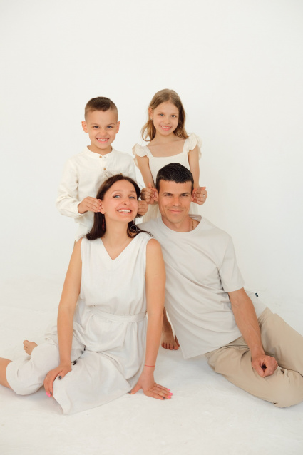 Заказать семейную фотосессию в студии с детьми сеть в Челябинске от фотостудии Fashion Box

 – фото № 27