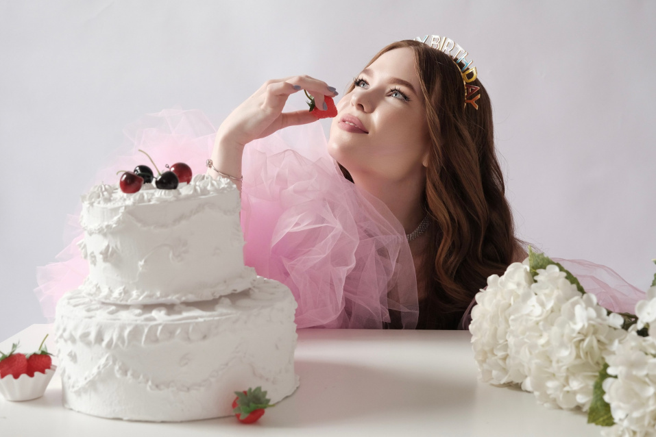 Заказать фотосессию в студии для именинника от сети фотостудий Fashion Box в Челябинске 

 – фото № 1