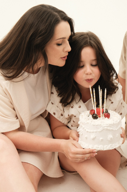 Заказать семейную фотосессию в студии с детьми сеть в Челябинске от фотостудии Fashion Box

 – фото № 31