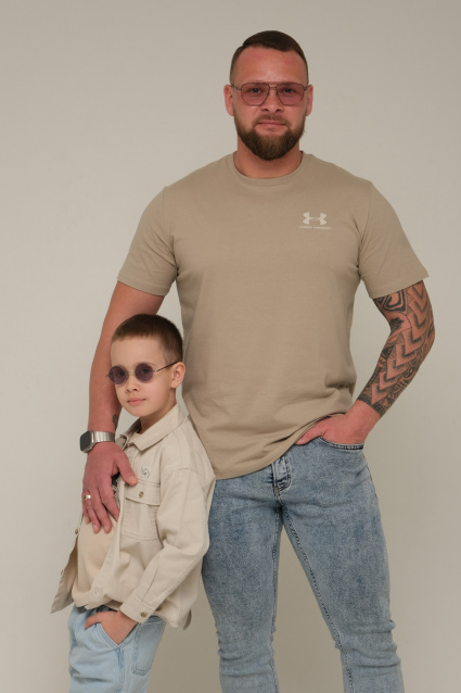 Заказать семейную фотосессию в студии с детьми сеть в Челябинске от фотостудии Fashion Box

 – фото № 12