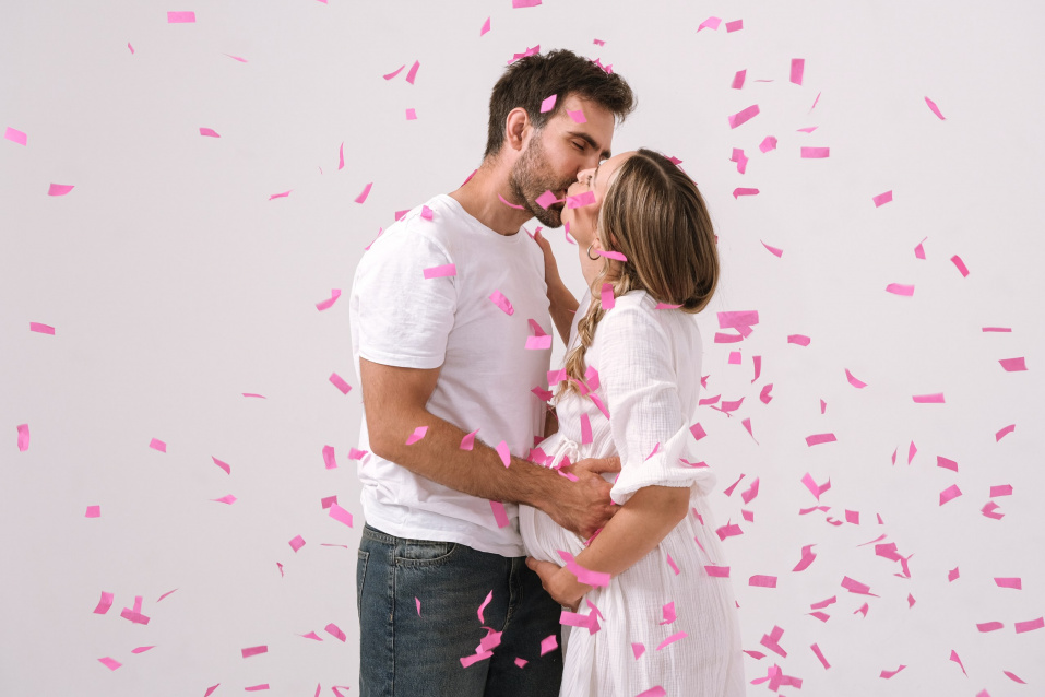 Заказать фотосессию для беременных в студии от компании Fashion Box в Челябинске
 – фото № 5